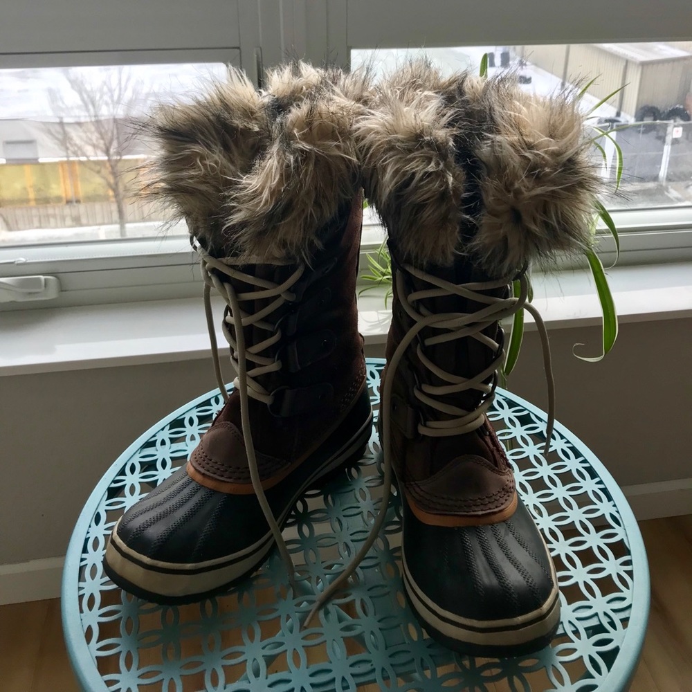 Sorel Joan of Arctic Winter Boots (make an offer!)